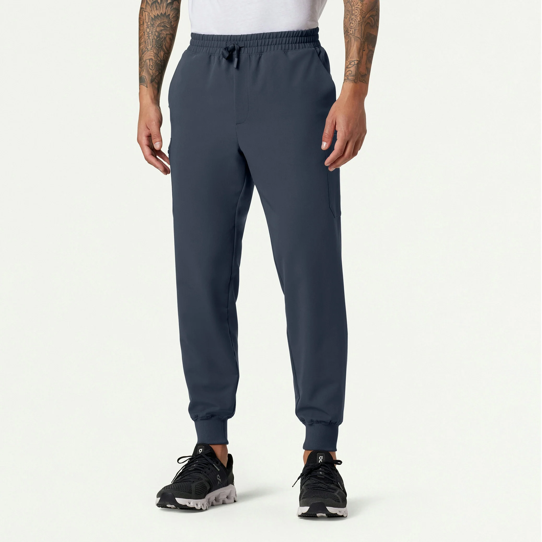 Osmo 8-Pocket Scrub Jogger - Carbon Gray